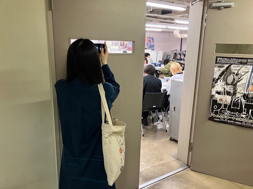 後輩たちの人数の多さに卒業生がビックリ