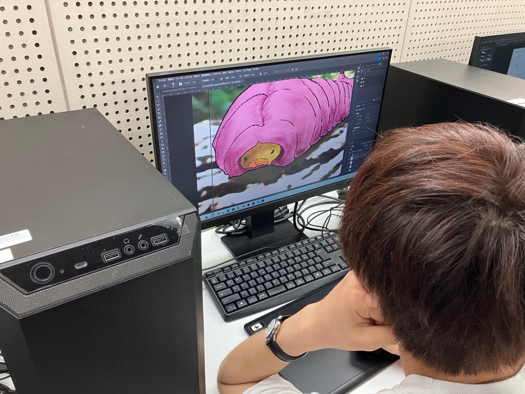 デジタルワーク課題はトレカデザイン