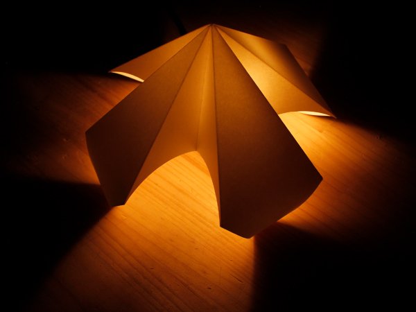 光と影のランプシェードを作ろう！